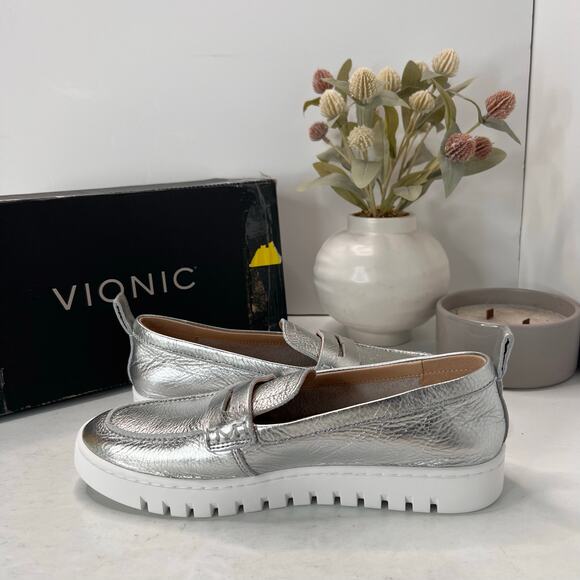 Vionic Uptown Leather Slip On Loafer Shoe Silver I6609L3021 Women 8M NWB - Picture 6 of 10